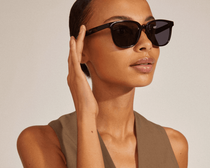 Jamila Solbriller, Sort