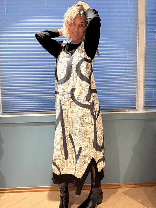 Hovedbilde 5047 Kjole / SeleKjole Letters, Offwhite / Black