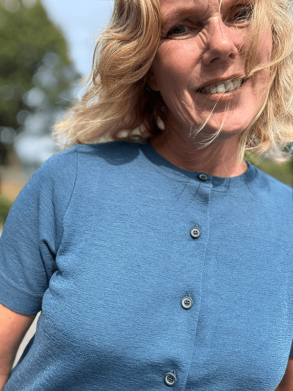 8032 Cardigan Kort Erm, Denim Blue, Merino