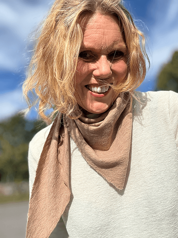 1055 Knit Kerchief TriangelSkjerf (M), Light Camel Melange, Merino