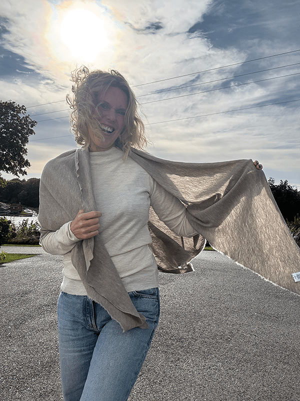 1063 Sjal Curling, Elephant Melange, Merino