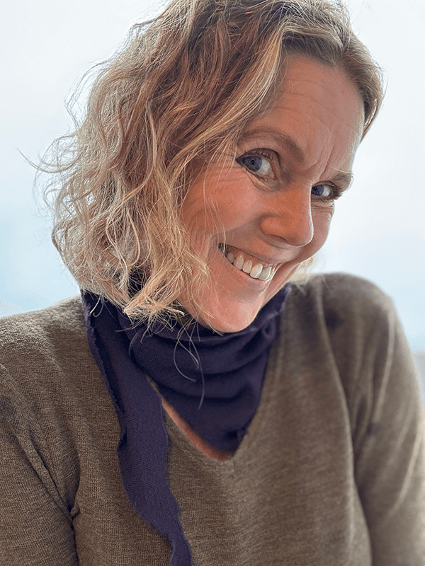 1040 TriangelSkjerf (S),  Aubergine, Merino